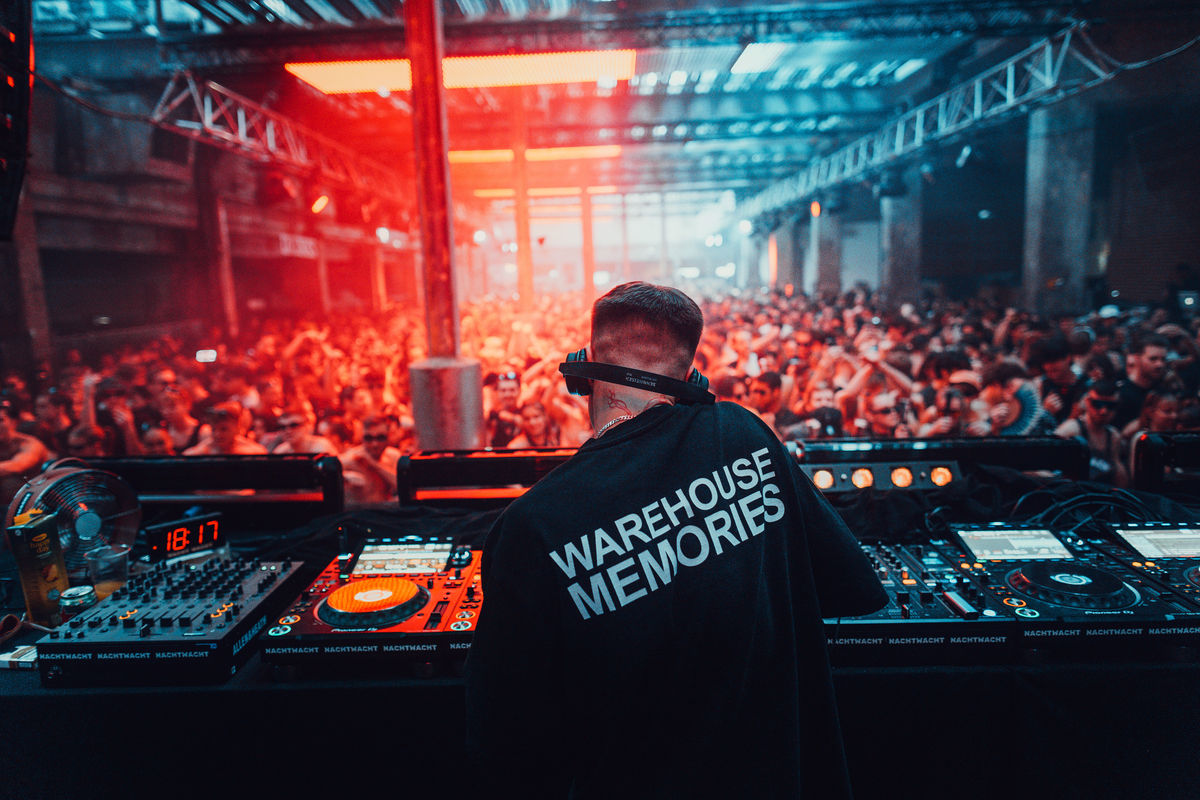 Loading... just a sec